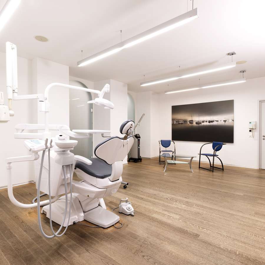 Tanner crameri Behandlungszimmer 1 1800px